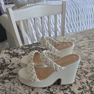 Like New! Women's Size 6 1/2 High Heels